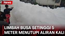  Tutupi Rumah Warga, Limbah Busa Setinggi 5 Meter Muncul di Aliran Kali Baru Depok