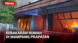 Warga Panik, Rumah Berlantai Dua di Mampang Prapatan Ludes Terbakar