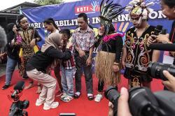 Momen Bahagia Anak-Anak Disabilitas bersama Siti Atikoh di Bumi Pospera Jatinegara<