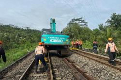 Terdampak Longsor Banyumas, 10 Perjalanan Kereta di Daops 6 Yogyakarta Dialihkan 