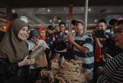 Siti Atikoh Ganjar Apresiasi Inovasi Produk UMKM Bandung Barat, Dorong Tembus Pasar Ekspor 