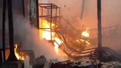 Kebakaran Hebat di Pasar Leces Probolinggo, 30 Kios Hangus