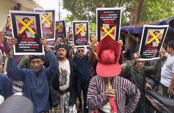 Paguyuban Masyarakat Jogja Geruduk Kantor PSI Minta Ade Armando Ditangkap