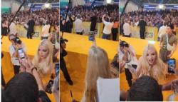 Tak Paham HP Android, Aktris Ini Tidak Bisa Cara Foto Selfie Bareng Penggemar