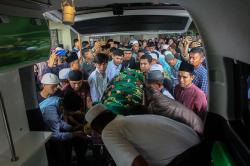 Pemakaman Mahasiswa Universitas Islam Riau Korban Erupsi Gunung Marapi