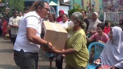  Alumni Akpol dan Karang Taruna Bagikan Ratusan Sembako Gratis untuk Warga Kurang Mampu<