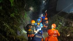 3 Bocah Terseret Arus Saluran Air saat Mandi Hujan di Bekasi, 2 Hilang 1 Selamat
