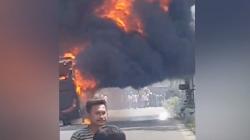 Bus Hangus Terbakar di Pematang Siantar, Api Berkobar Disertai Asap Hitam Hebohkan Warga