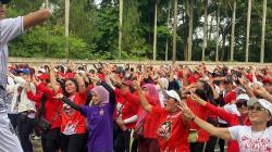 Momen Seru Siti Atikoh Senam Sehat Bersama Para Warga di Tangsel
