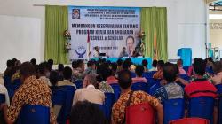 Caleg DPR dari Partai Perindo Karolus Karni Lando Isi Materi di Hadapan Ratusan Guru dan Kepsek Ende