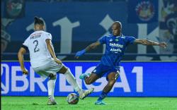 Persib Bandung Dikalahkan Persik Kediri, Bojan Hodak: Bukan karena Bobotoh!<