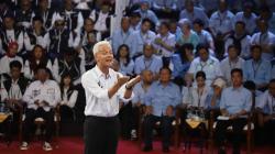 Ganjar Tawarkan Solusi Turunkan Kemiskinan di Debat Capres: 1 Keluarga, 1 Sarjana