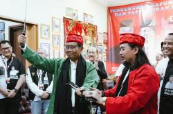 Tegas dan Berani, Mahfud MD Didapuk sebagai Warga Kehormatan Jawara Pantura Banten