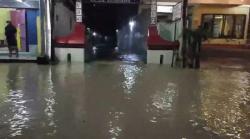  Banjir Terjang Cepu Blora, Evakuasi 2 Bayi dan Orang Tuanya Dramatis<
