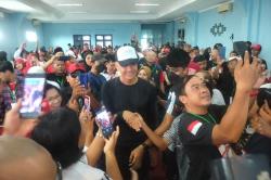Capres Ganjar Pranowo Ditemani Siti Atikoh Temui Relawan di Karawang