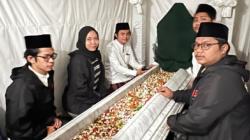 Jurkam Muda Generasi Pemenang Ganjar- Mahfud Ziarah ke Makam Walisongo di 3 Provinsi