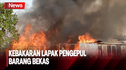 Kebakaran Landa Puluhan Lapak Pengepul Barang Bekas di Jaktim 