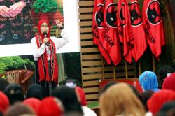 Atikoh Sebut Ganjar-Mahfud Peduli Kesehatan Mental, Bakal Hadirkan Psikolog di Sekolah<