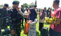 Momen Haru Warga Purbalingga Gebyur Air hingga Suapi Prajurit Tonting Yudha Wastu Pramuka Jaya <