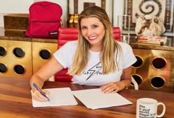 Kisah Sara Blakely, Mantan Sales yang Sukses Bisnis Pakaian Dalam