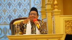 Hari Kedua Safari di Padang, Mahfud MD Ceramah Subuh di Masjid Al Hakim Islamic Center<