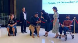 Lanjutkan Komitmen, MNC Peduli Berikan Bantuan Alat Kesehatan Mulai dari Kaki Palsu hingga Tongkat Jalan