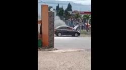 Sedan Terbakar Hebat Depan SPBU Jalan Raya Sukabumi-Cianjur, Warga Panik