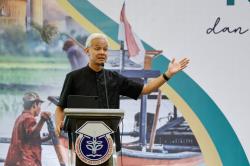 Ganjar Pranowo Dorong Perajin Mebel Optimalkan Sarana Digital untuk Perluas Pasar