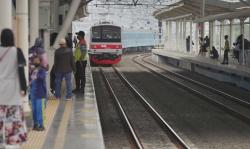 16 Perjalanan Kereta Terganggu Imbas KRL Tabrak Mobil di Cilebut Bogor<