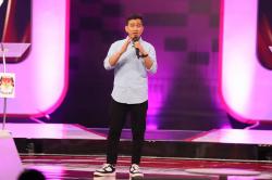 Ekspresi Gibran Dikuliahi Mahfud MD saat Debat Cawapres