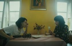 Lirik Lagu Am I Bothering You - Reality Club dan Terjemahan