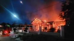 Rumah di Perum Korpri Bandar Lampung Terbakar Hebat, Api dari Korsleting Bagian Atap