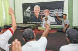 Pedagang Kaki Lima di Mataram Deklarasikan Dukungan untuk Ganjar-Mahfud di Pilpres 2024
