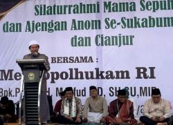 Ratusan Mamah Sepuh dan Ajengan Anom Sukabumi-Cianjur Doakan Mahfud MD jadi Wapres<