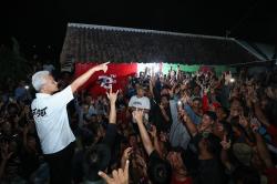Riuh Masyarakat Klaten Sambut Kedatangan Ganjar untuk Menginap di Rumah Warga
