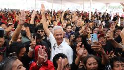 Ganjar Pranowo Launching Program 1 Keluarga Miskin 1 Sarjana di Sukoharjo