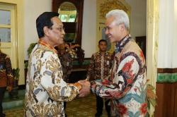 Minta Nasihat dan Doa Restu, Ganjar Pranowo Temui Sri Sultan HB X di Yogya