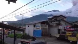 Gunung Marapi Erupsi, Warga Panik Dengar Dentuman hingga Getaran Gempa