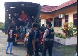 Buntut Penyerangan, Warga Distrik Namblong Jayapura Ngungsi ke Polsek Nimbokrang