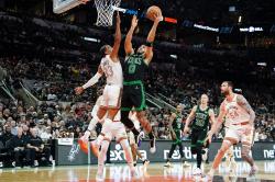 Hasil Lengkap NBA 2023-2024: Celtics Raih Kemenangan Ke-6 Beruntun, Jayson Tatum Jadi Bintang