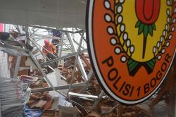 Atap Sekolah SDN Polisi 1 Kota Bogor Ambruk