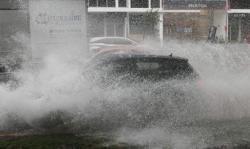 Hindari Mobil Tergelincir saat Hujan, Ini 6 Hal Penting Harus Diperhatikan dalam Merawat Ban