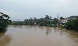 Heboh, Maling di Depok Berhasil Kabur dengan Lompat ke Kali Cikeas