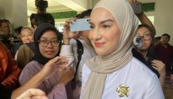 Hadiri Sidang Cerai, Irish Bella Kirim Doa untuk Ammar Zoni: Sehat Ya Bang