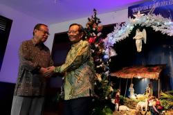 Mahfud MD Temui Uskup Agung Ignatius Suharyo