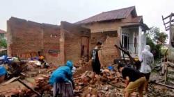 Ngeri, Angin Kencang Sapu Puluhan Rumah di Indramayu, Ada Bangunan Ambruk Rata Tanah