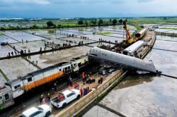Penampakan dari Udara Evakuasi Gerbong Kereta Tabrakan di Cicalengka