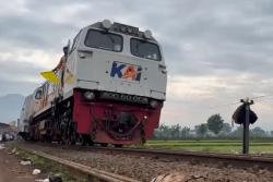 Jalur Haurpugur – Cicalengka Sudah Bisa Dilewati Pascakecelakaan KA Turangga