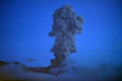 Gunung Marapi Kembali Erupsi, Keluarkan Abu Vulkanik hingga Membubung Tinggi
