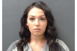 Guru Cantik Perkosa Siswa sambil Diawasi Teman-Teman Korban, Ayahnya Malah Membiarkan